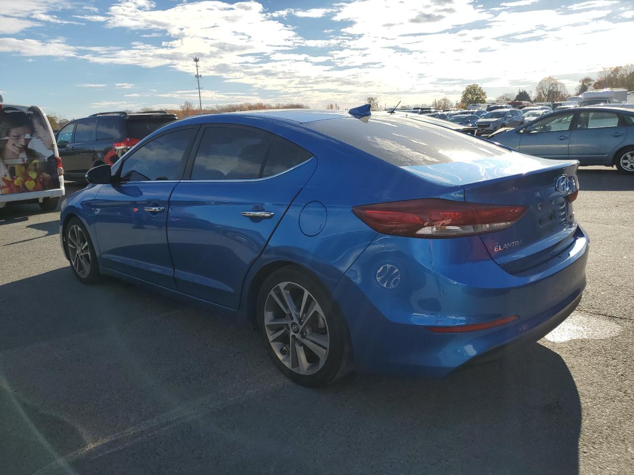 HYUNDAI ELANTRA SE