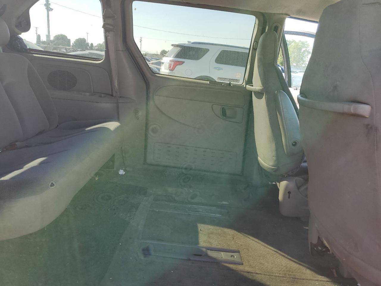 Lot #3290181244 2001 DODGE CARAVAN SE