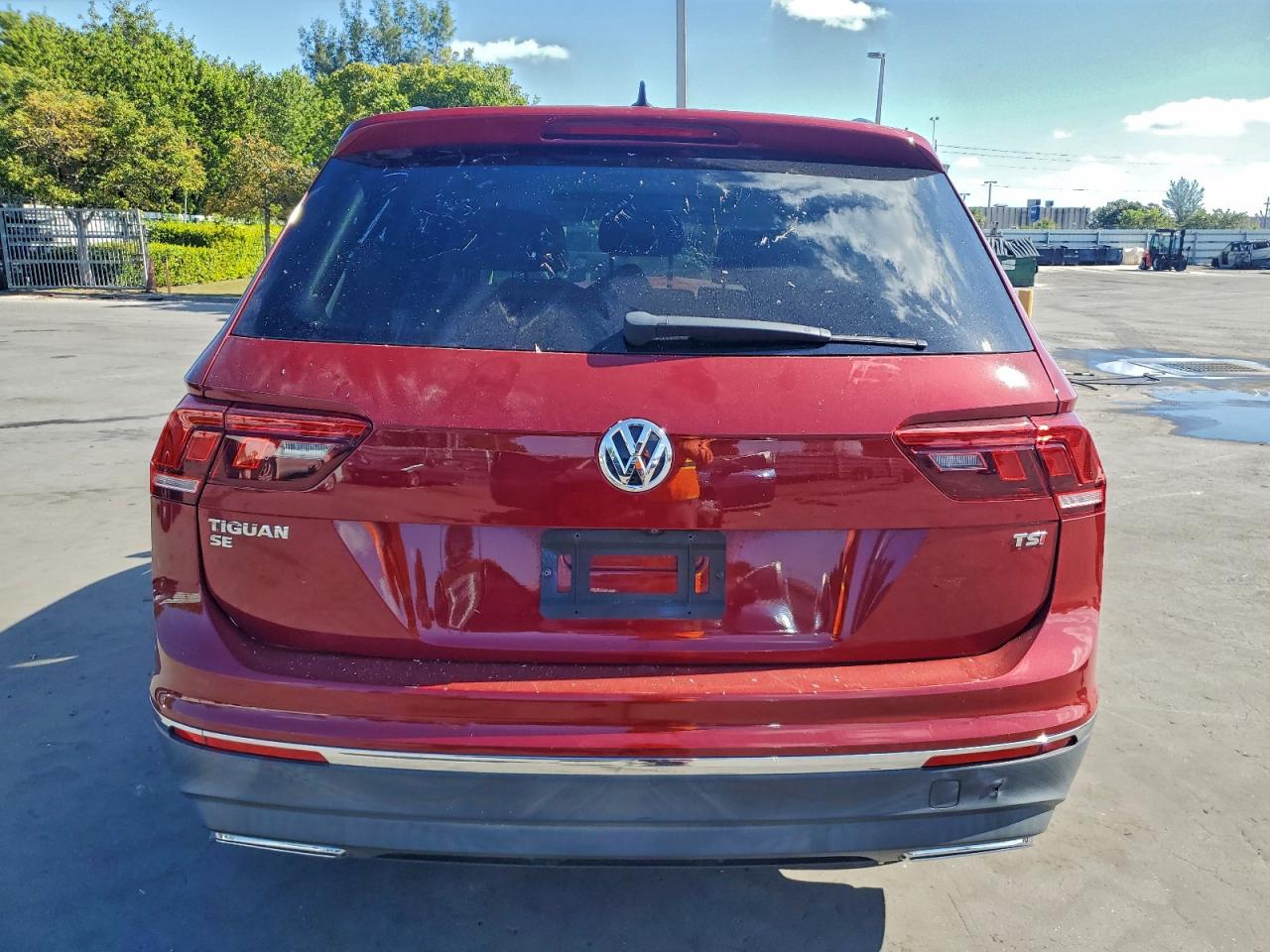 VOLKSWAGEN TIGUAN SE