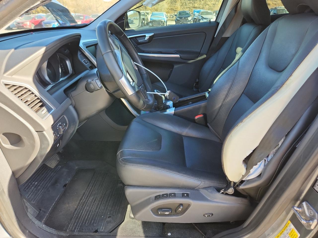 VOLVO XC60 T5 PREMIER