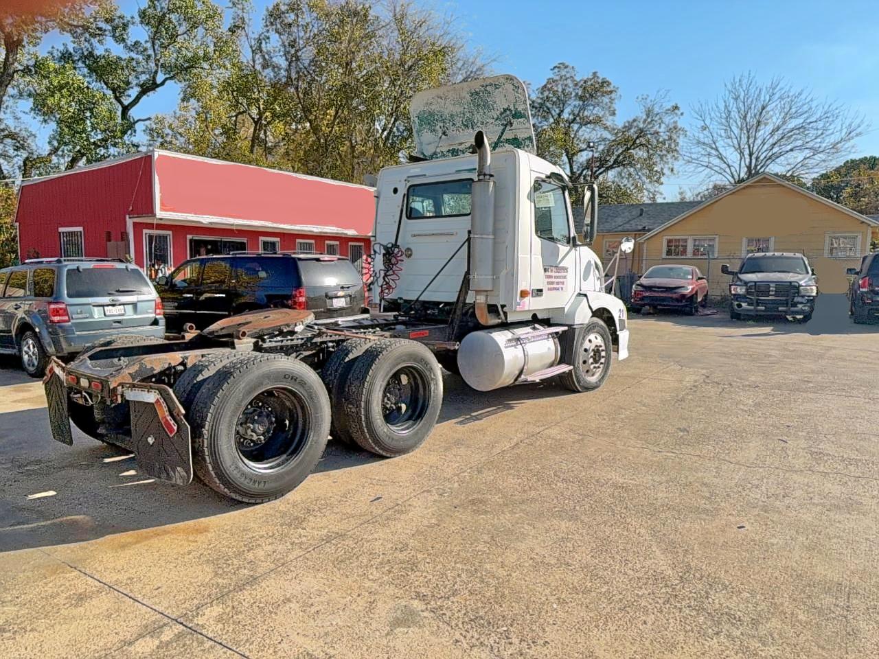 Lot #3290026270 2006 VOLVO VN VNL