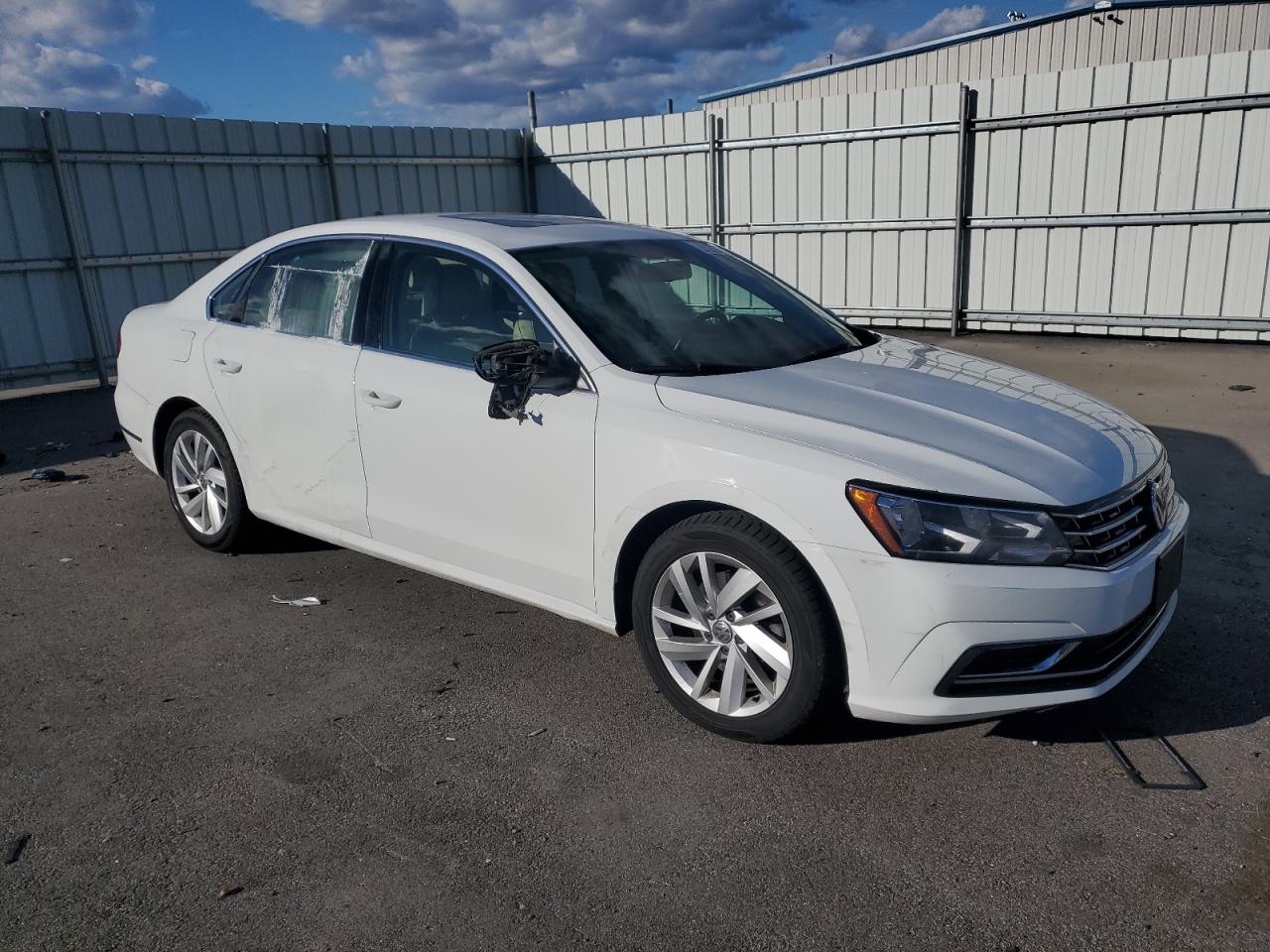 VOLKSWAGEN PASSAT SE