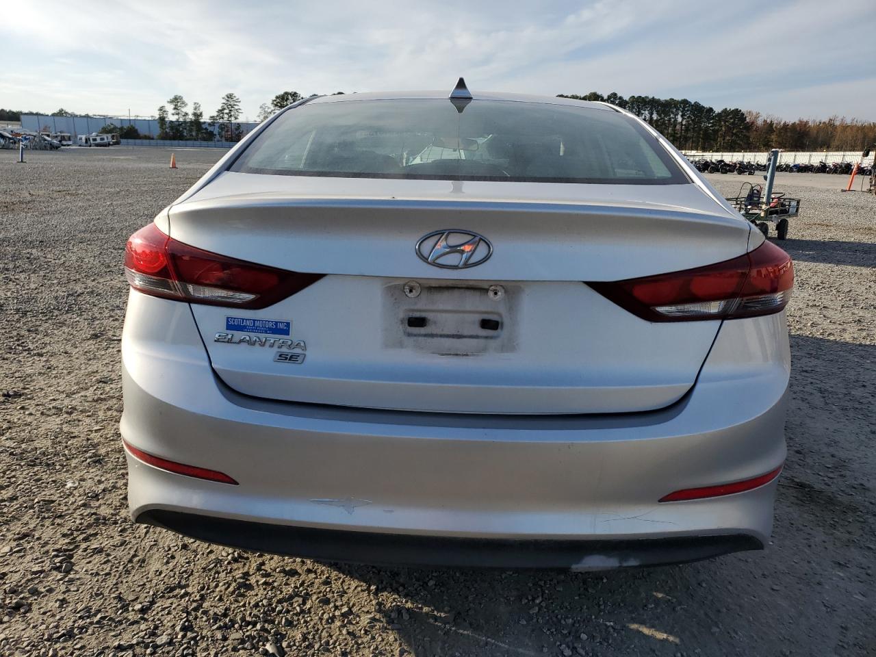 HYUNDAI ELANTRA SE