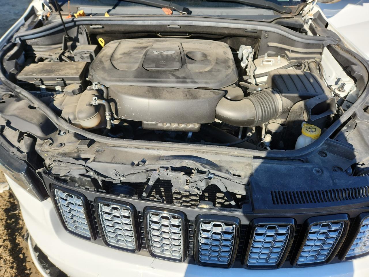 JEEP GRAND CHEROKEE LAREDO