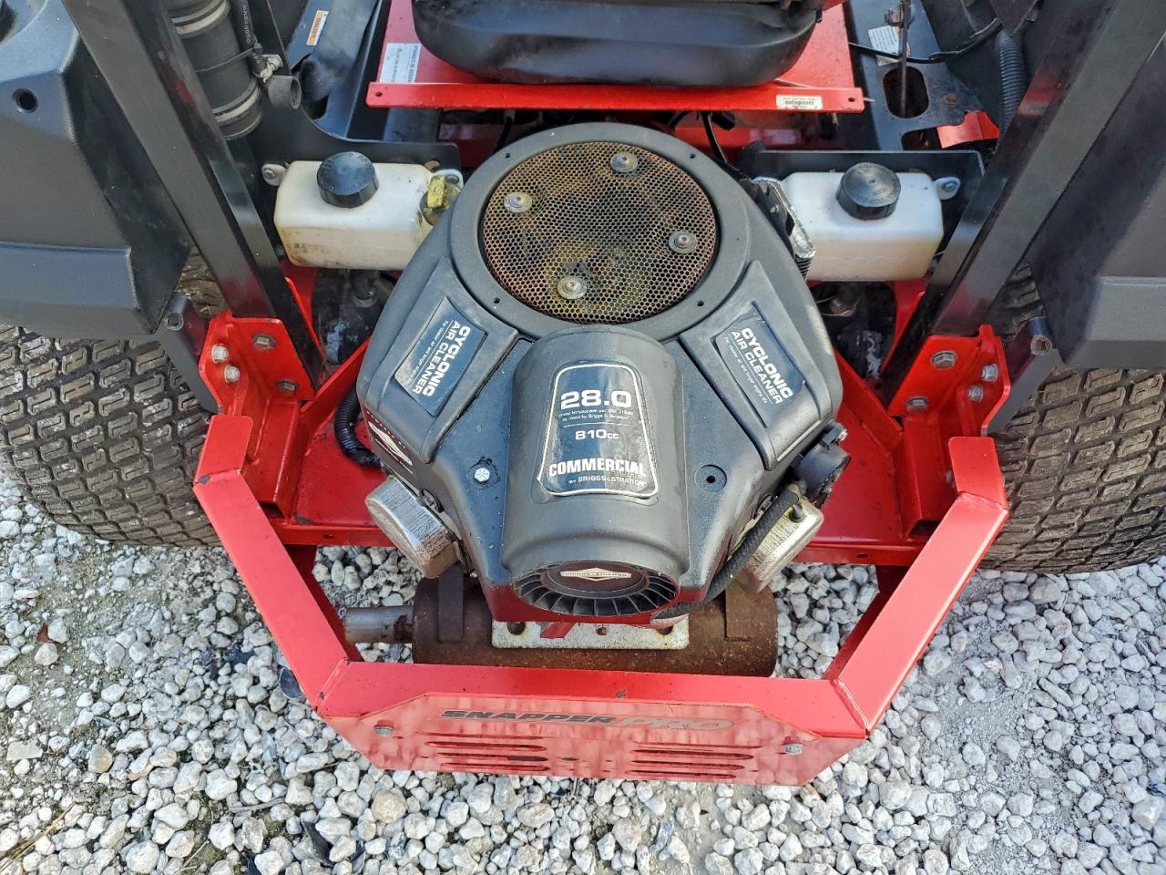 Lot #3302878917 2015 SNAP LAWNMOWER