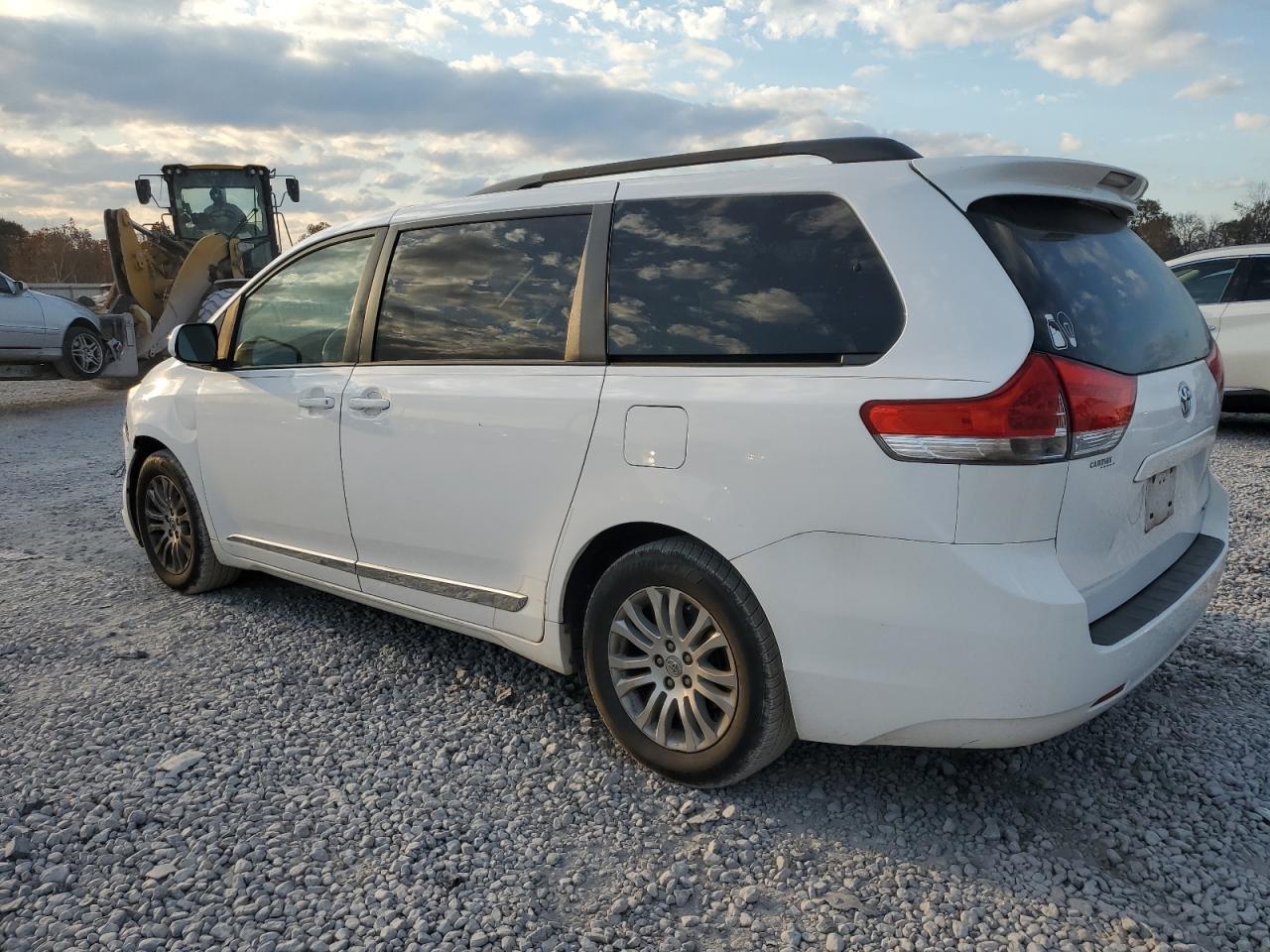 Lot #3302869928 2013 TOYOTA SIENNA XLE