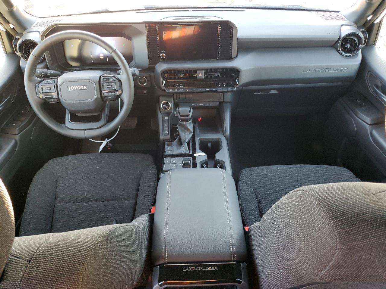 TOYOTA LAND CRUISER BASE