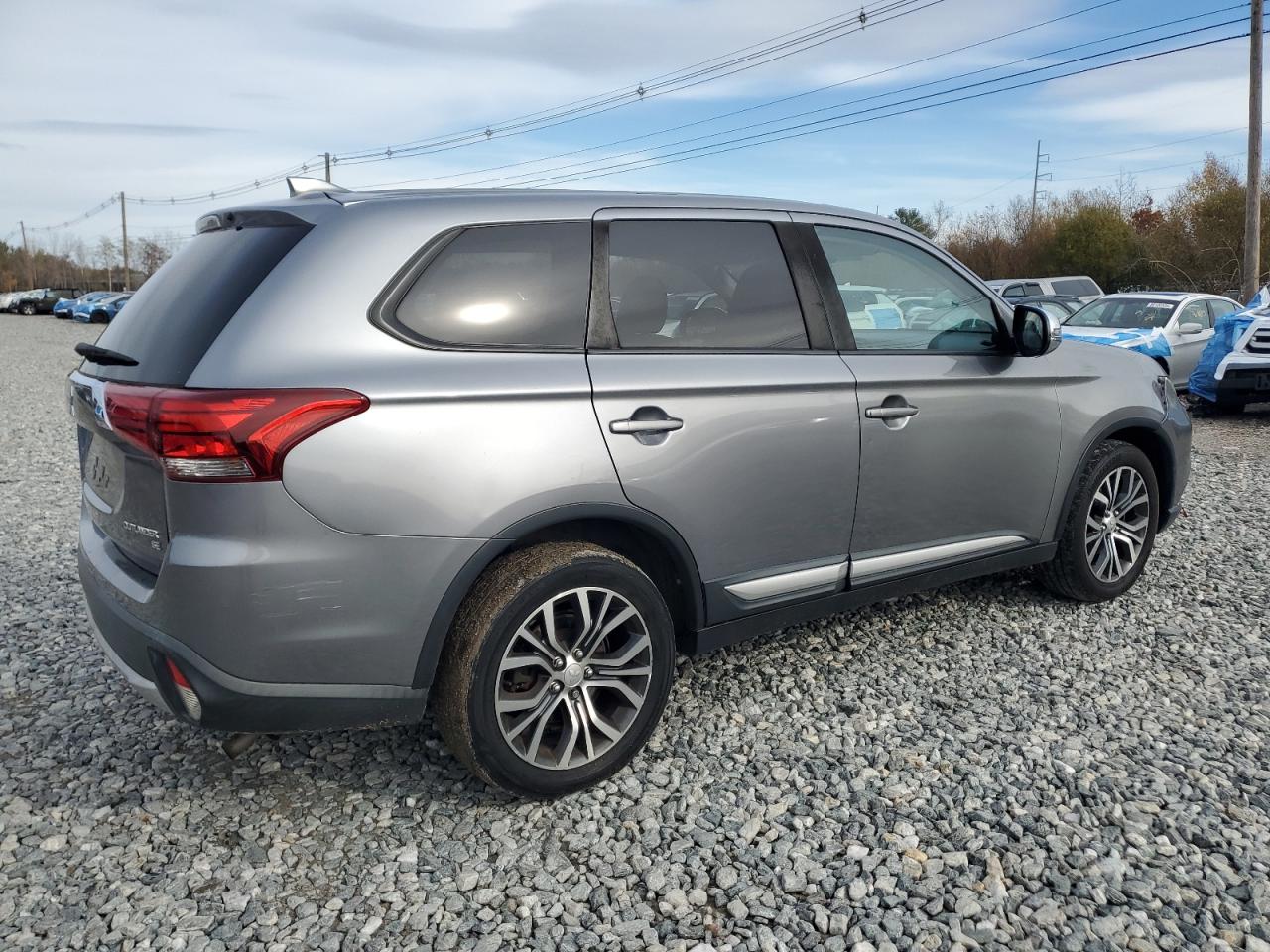 MITSUBISHI OUTLANDER SE