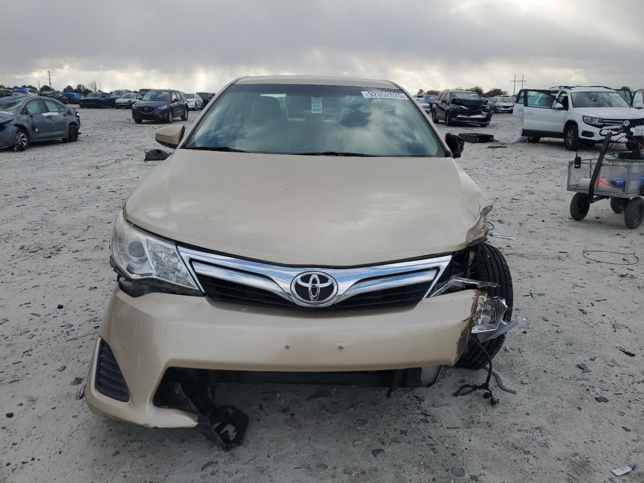 TOYOTA CAMRY BASE