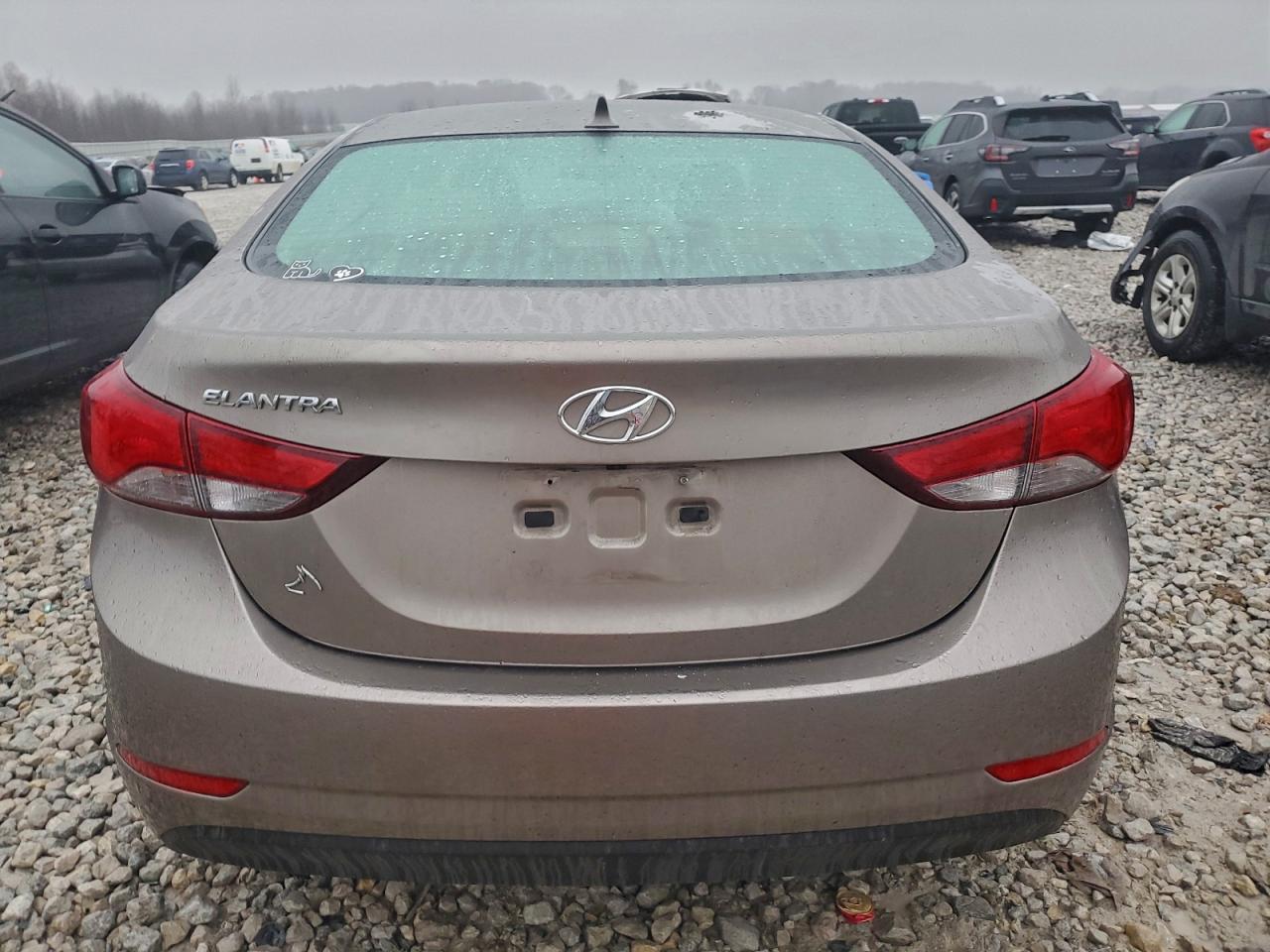 HYUNDAI ELANTRA SE