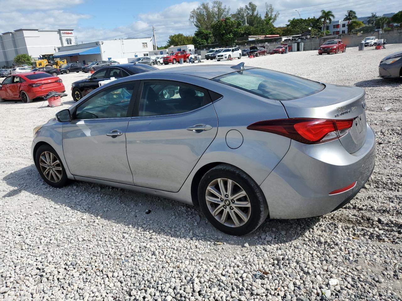 HYUNDAI ELANTRA SE