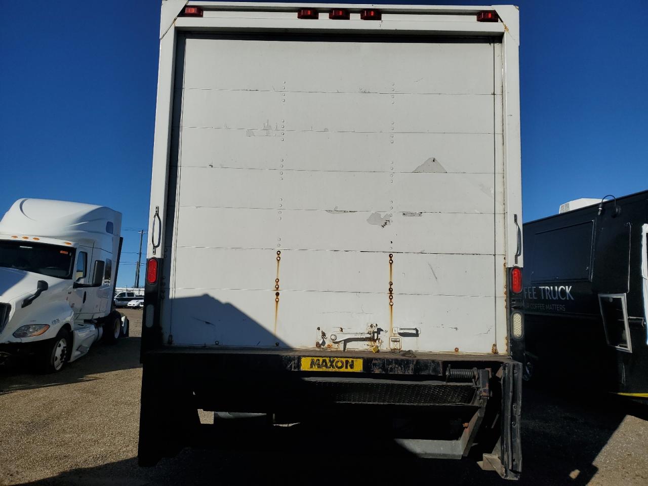 Lot #3291441163 2013 INTERNATIONAL 4300