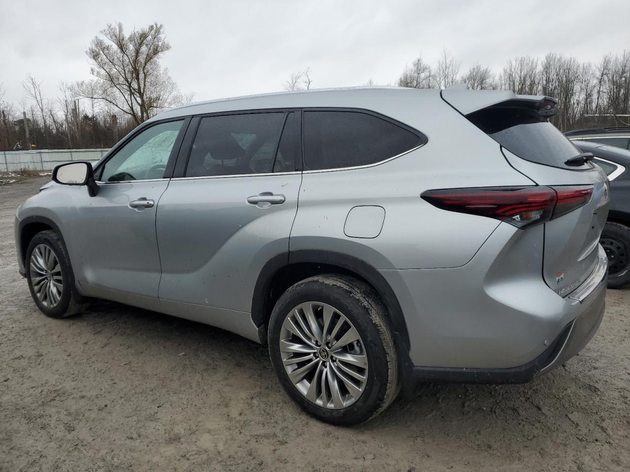 Lot #3318879007 2024 TOYOTA HIGHLANDER