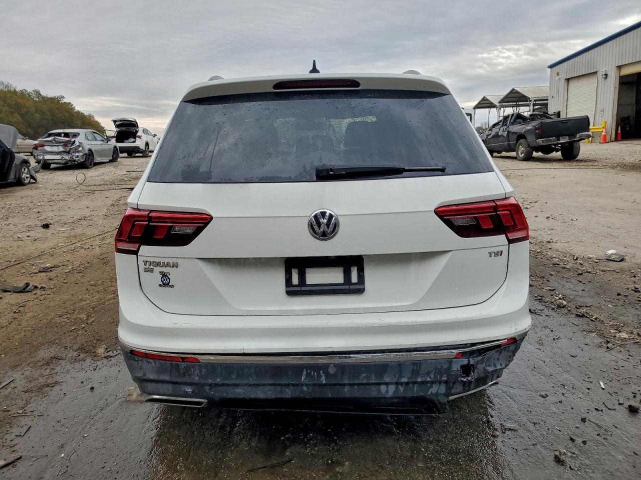 VOLKSWAGEN TIGUAN SE