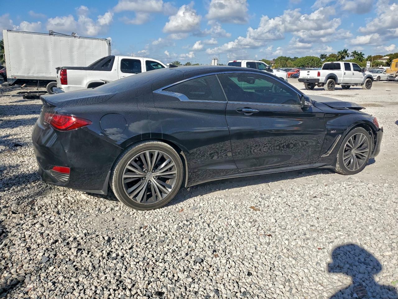 INFINITI Q60 PREMIUM