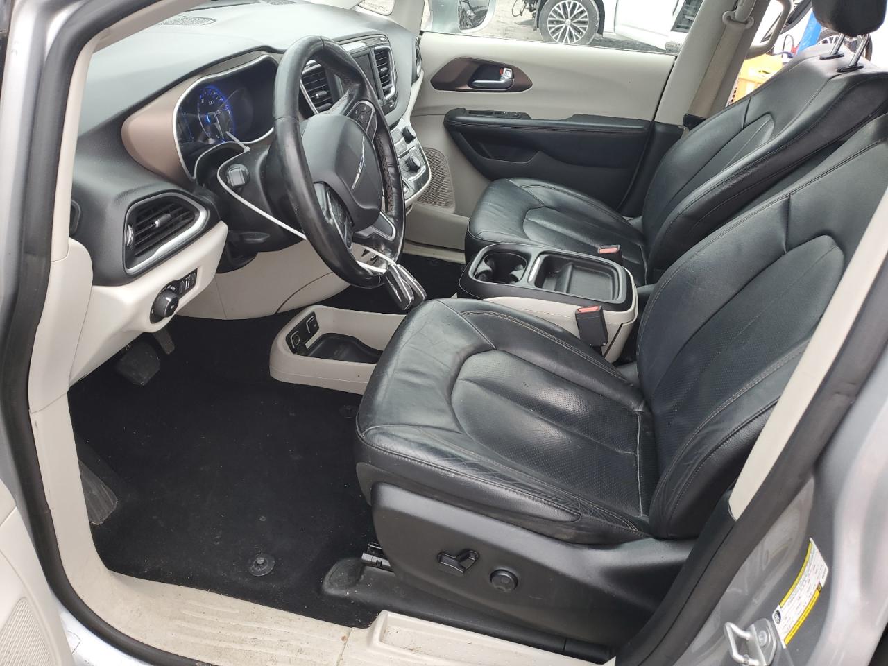 CHRYSLER PACIFICA TOURING L