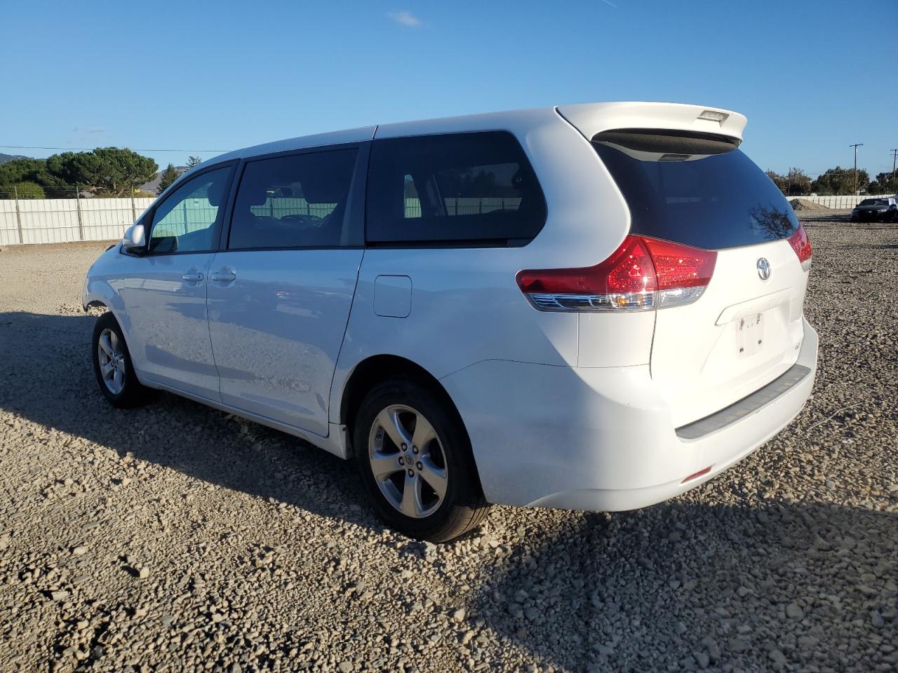 TOYOTA SIENNA BASE