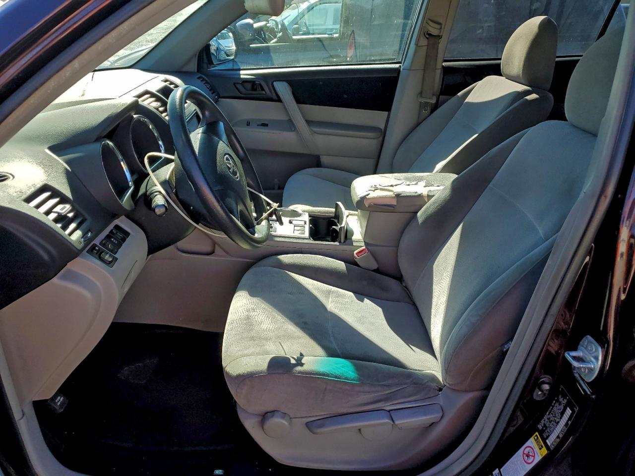 TOYOTA HIGHLANDER BASE