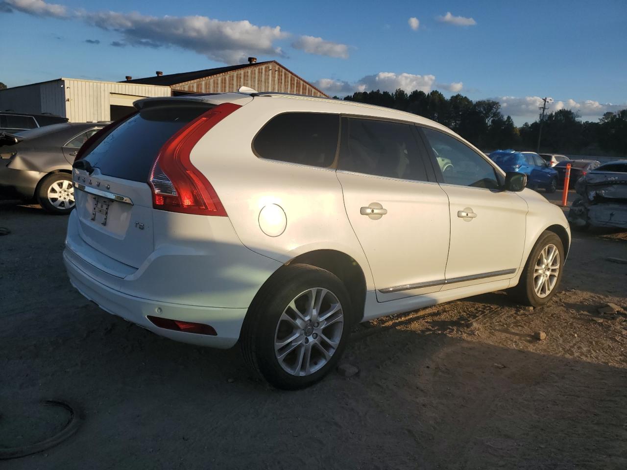 VOLVO XC60 T5 PREMIER