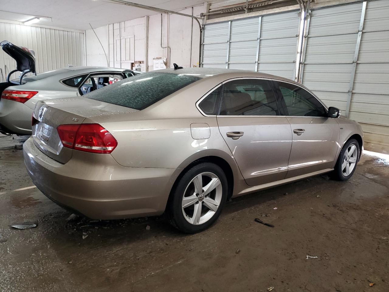 VOLKSWAGEN PASSAT S