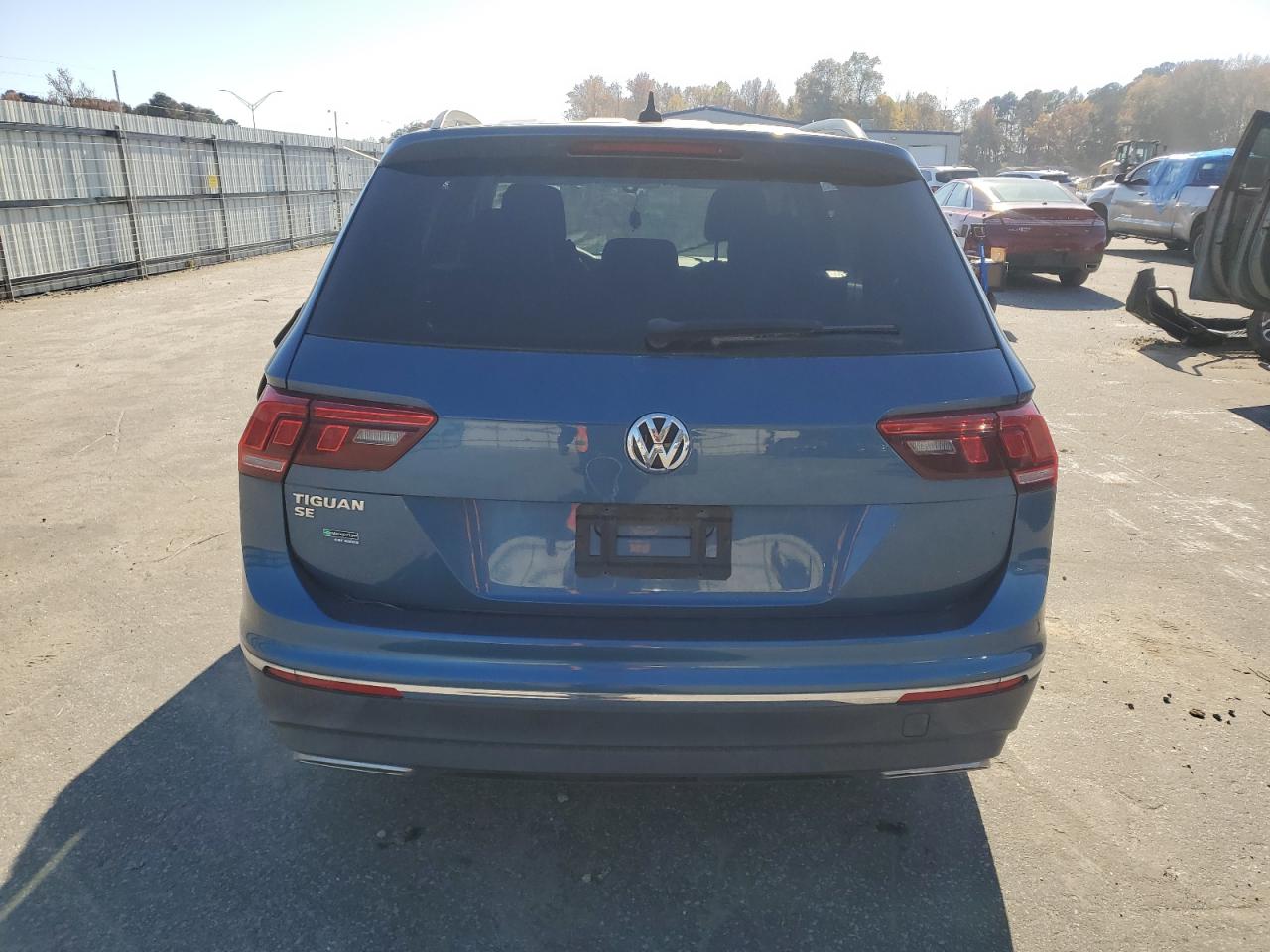 VOLKSWAGEN TIGUAN SE
