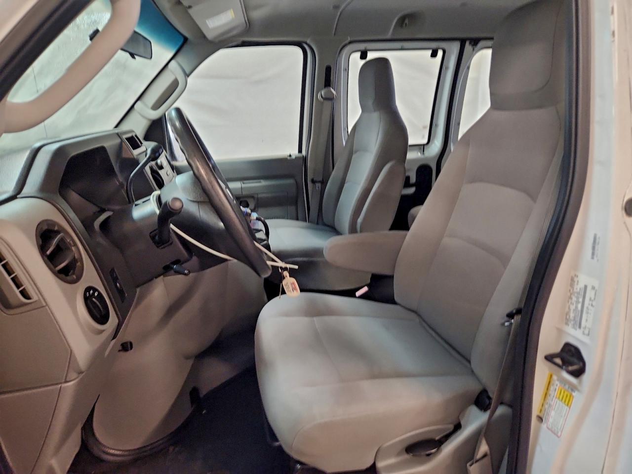 FORD ECONOLINE E350 SUPER DUTY WAGON