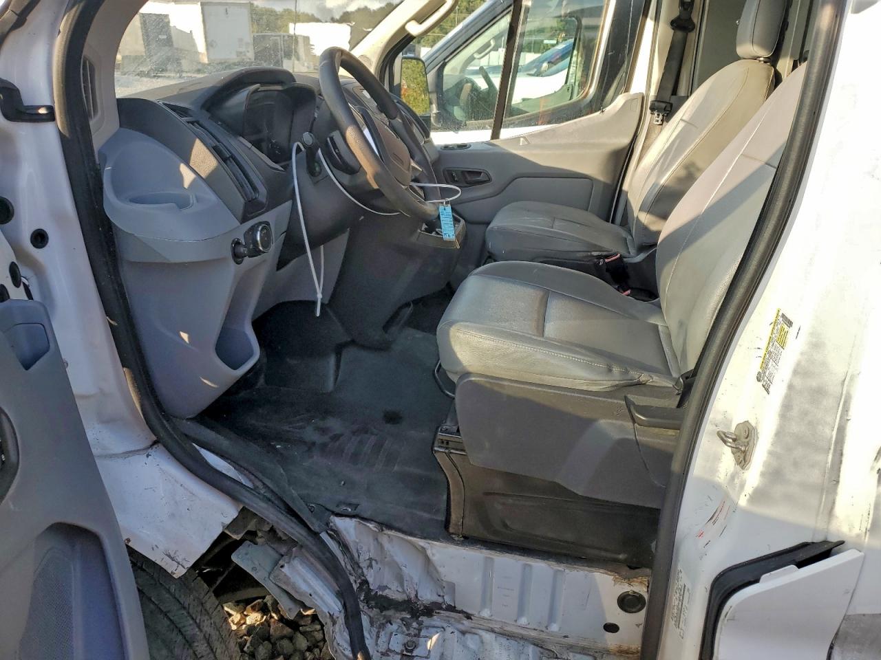 Lot #3302729088 2017 FORD TRANSIT