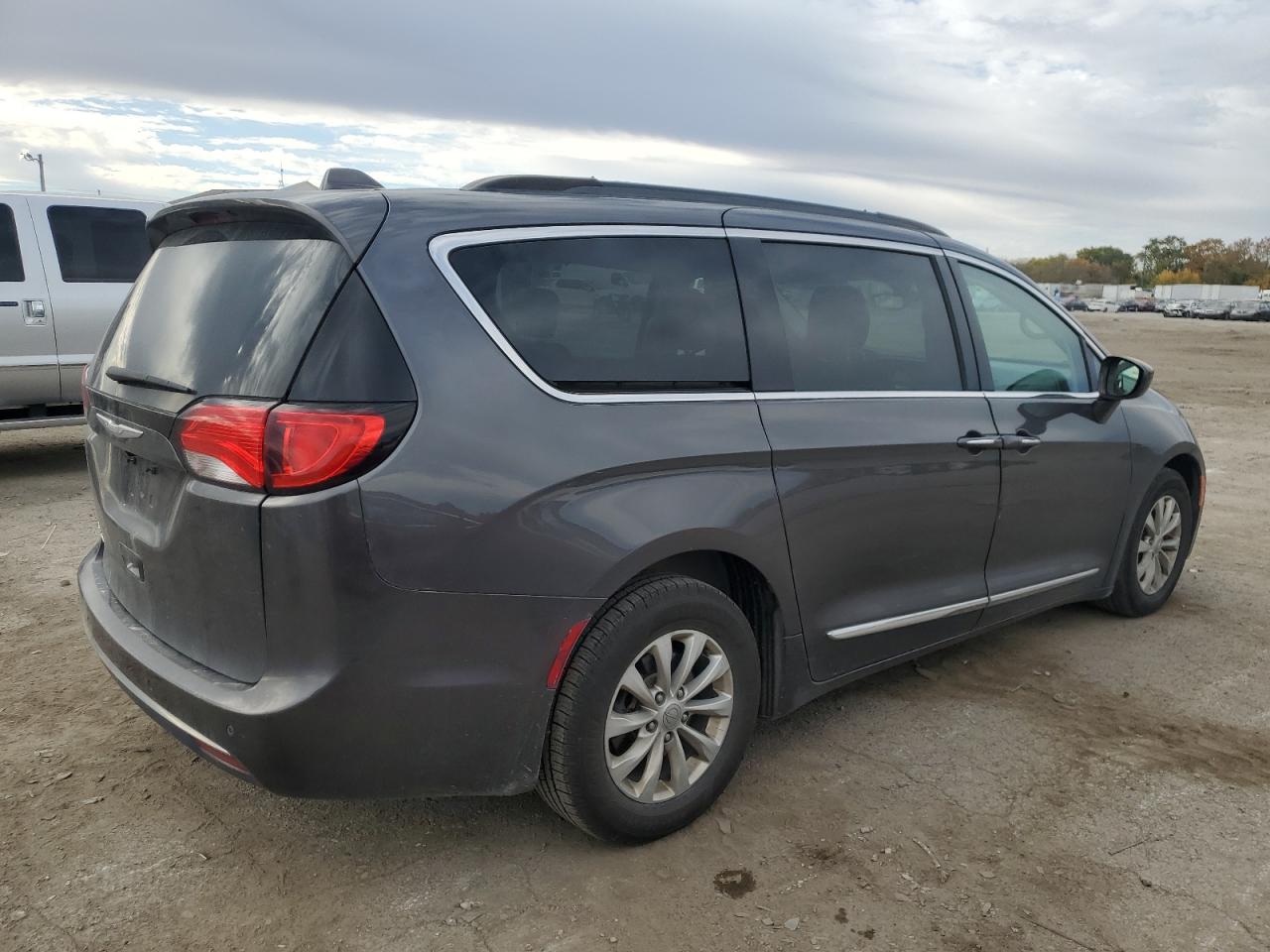 CHRYSLER PACIFICA TOURING L