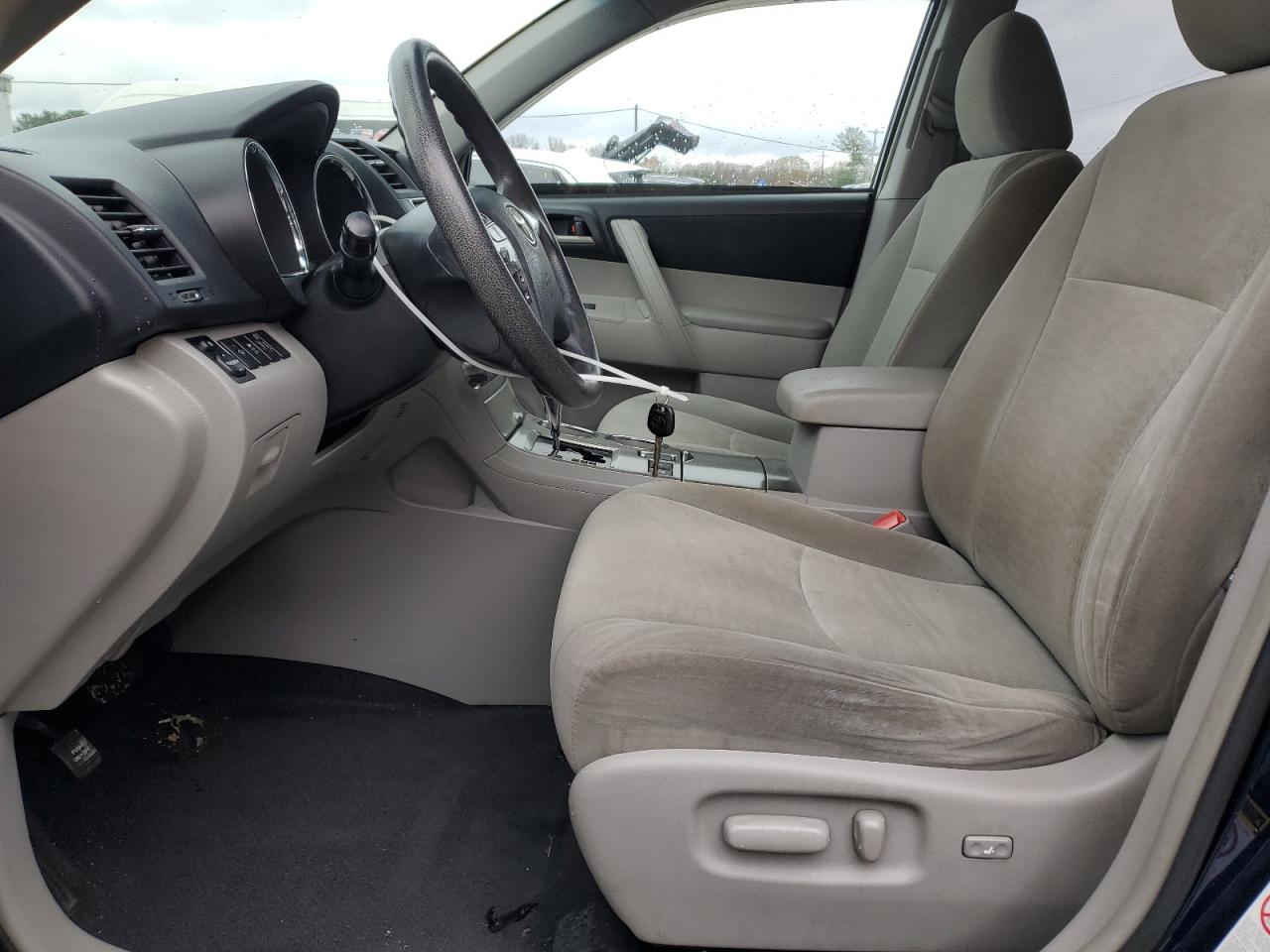 TOYOTA HIGHLANDER BASE