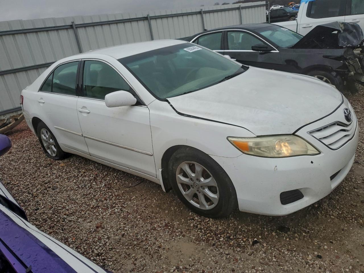 TOYOTA CAMRY BASE