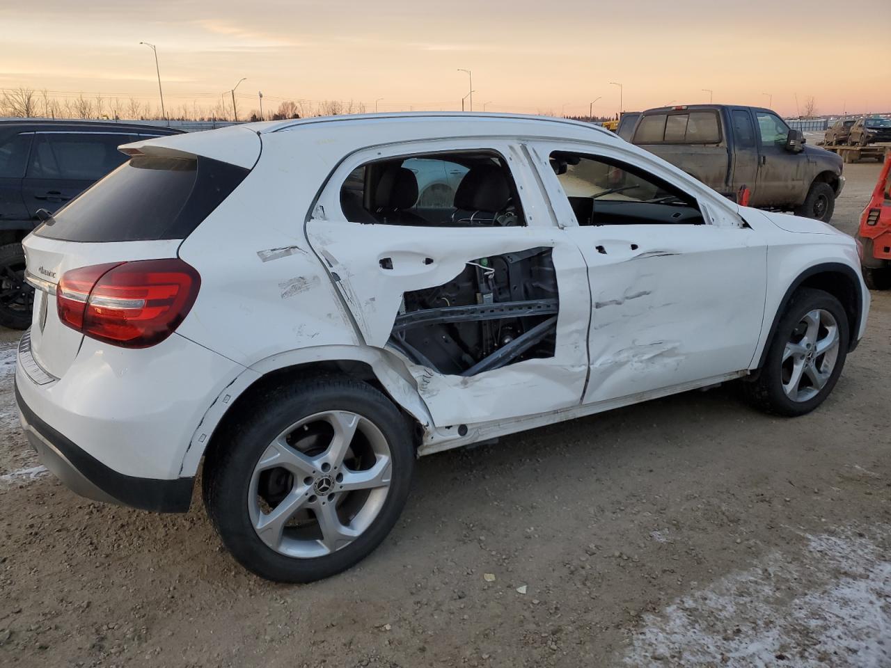 MERCEDES-BENZ GLA-CLASS 250 4MATIC