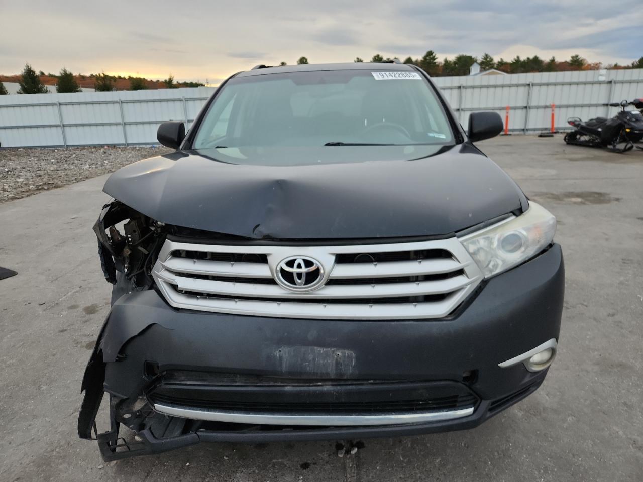 TOYOTA HIGHLANDER BASE