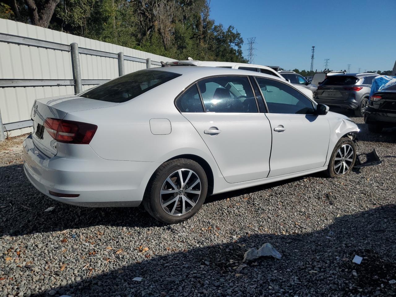 VOLKSWAGEN JETTA SE