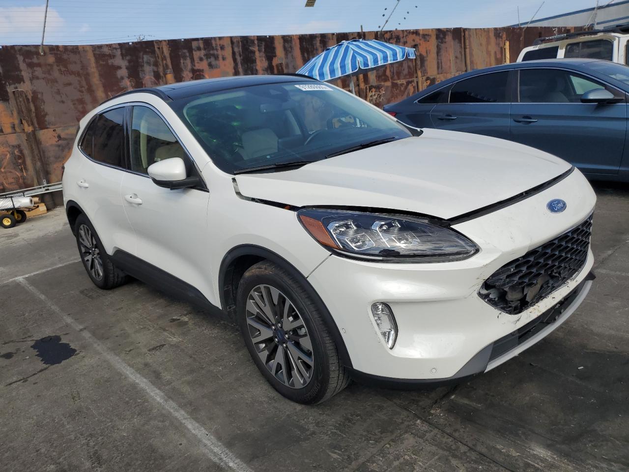 FORD ESCAPE TITANIUM