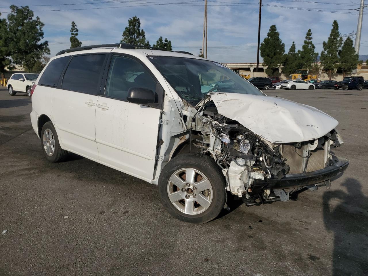 Lot #3298242035 2007 TOYOTA SIENNA CE