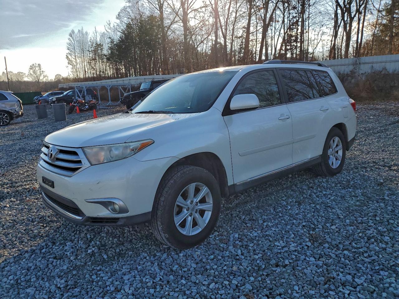TOYOTA HIGHLANDER BASE