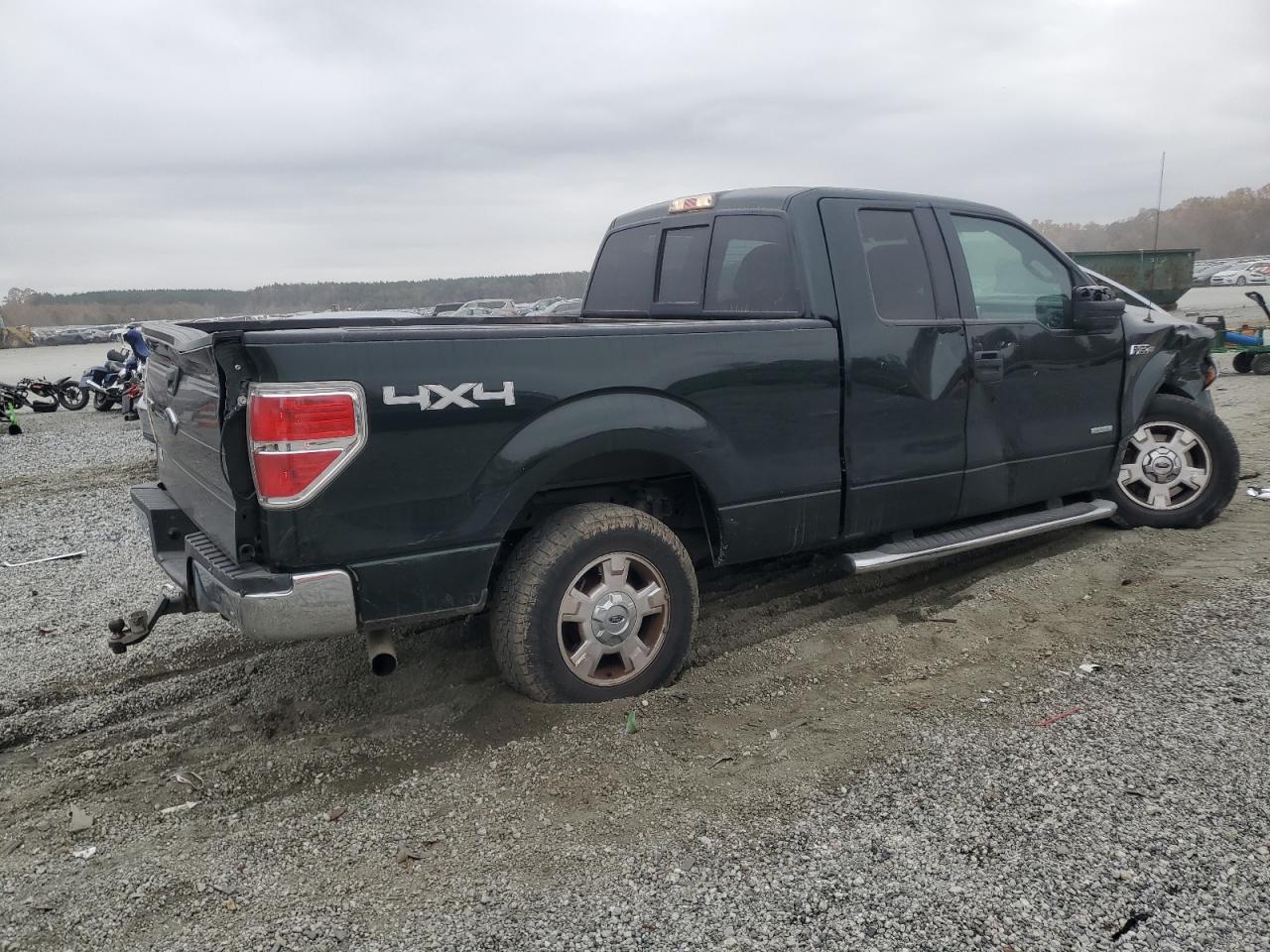 FORD F-150 SUPER CAB