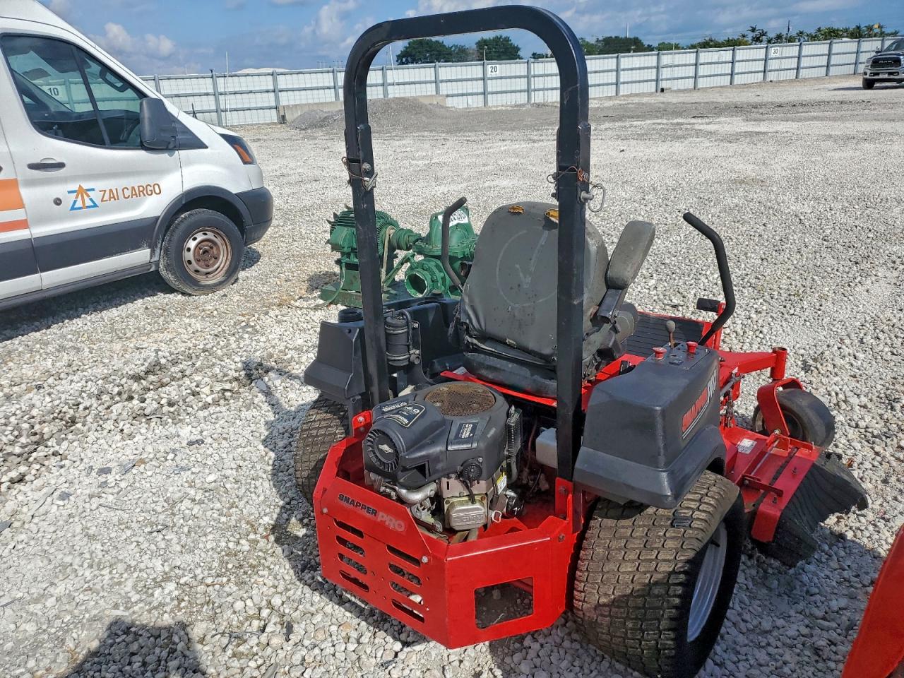 Lot #3302878917 2015 SNAP LAWNMOWER