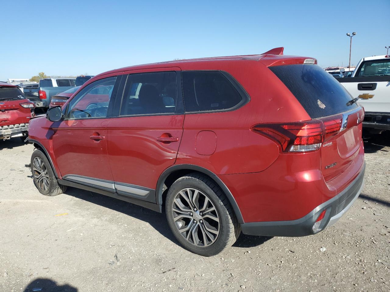 MITSUBISHI OUTLANDER SE