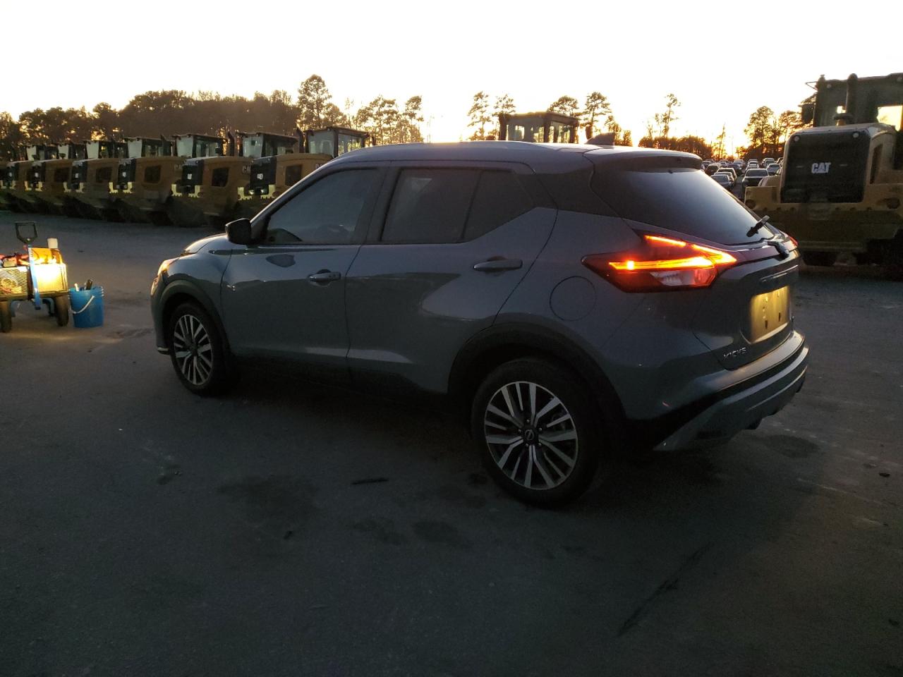 NISSAN KICKS SV