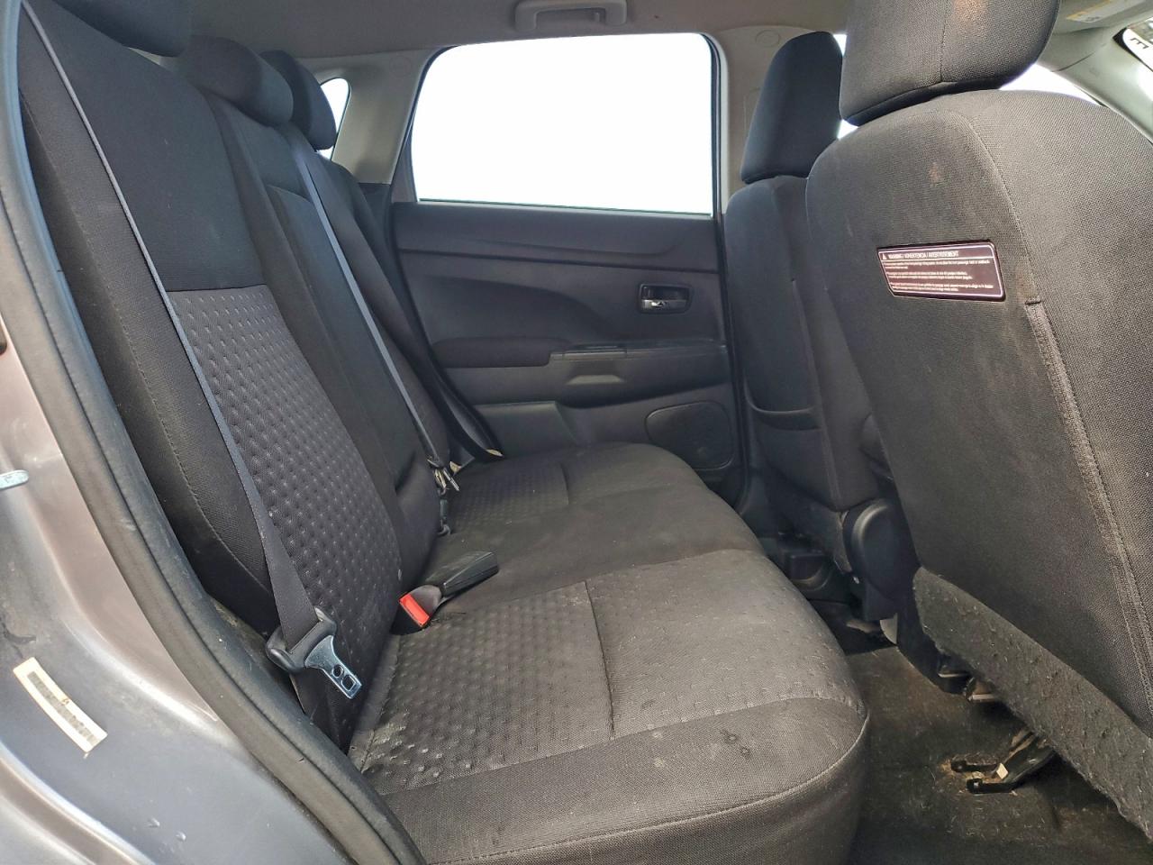 MITSUBISHI OUTLANDER SE