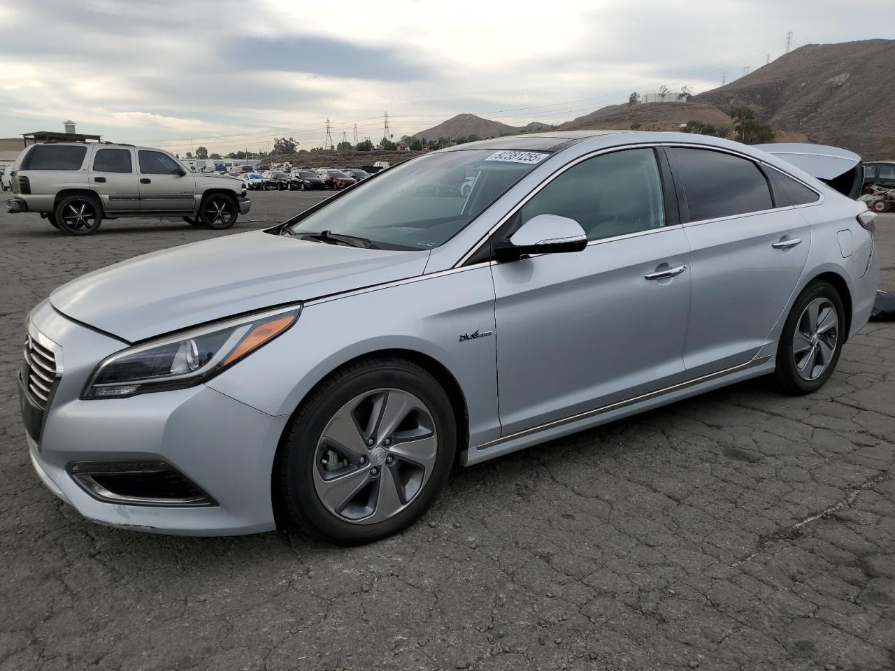 HYUNDAI SONATA HYBRID