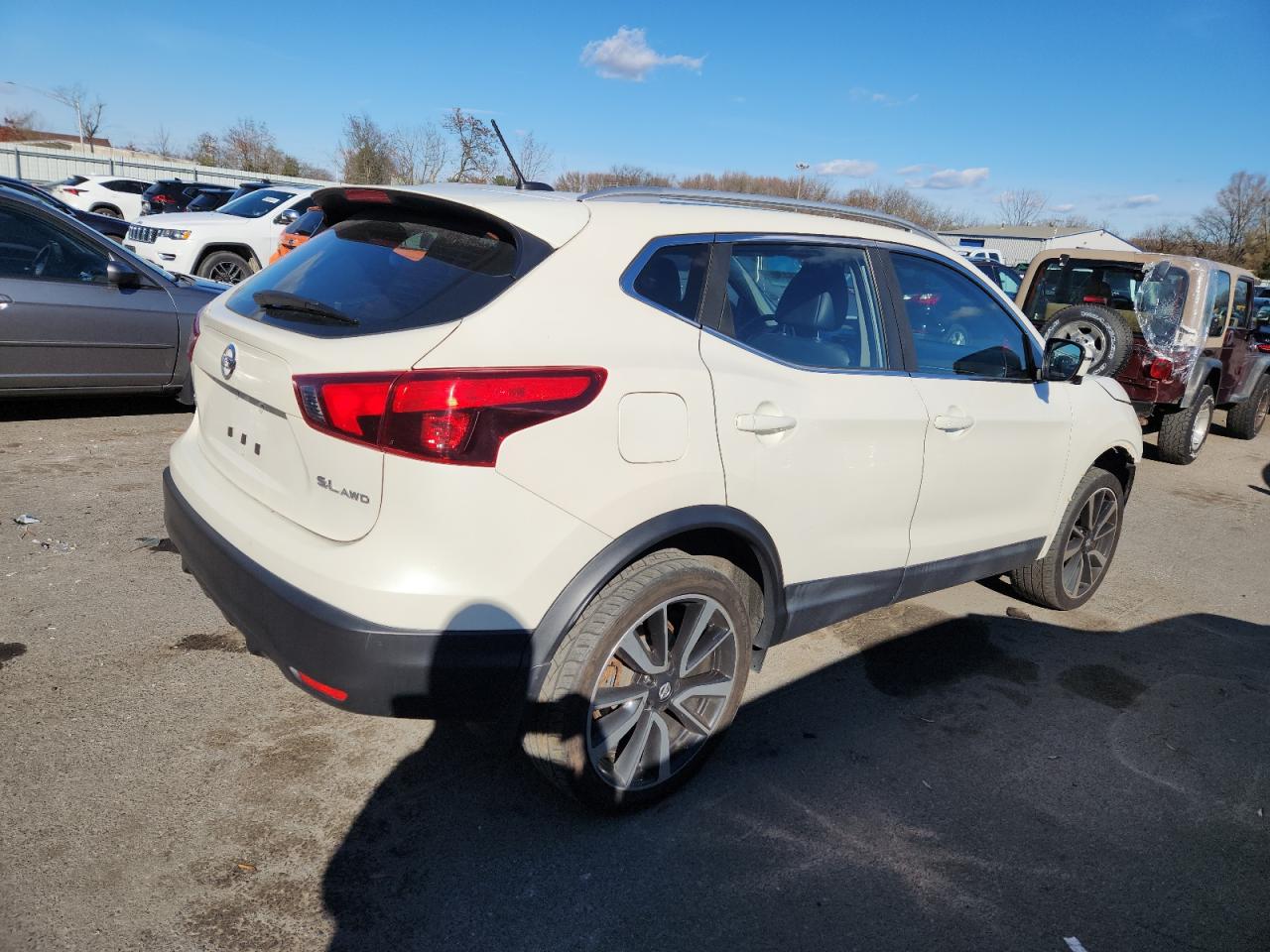 NISSAN ROGUE SPORT S