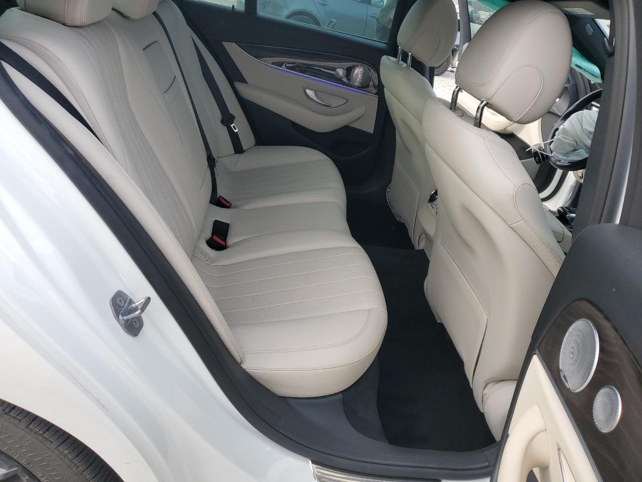 MERCEDES-BENZ E-CLASS 300