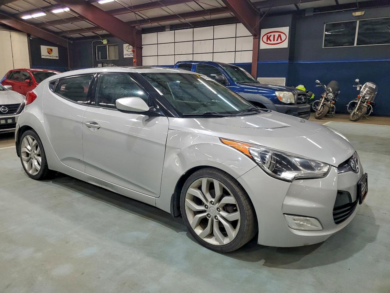 HYUNDAI VELOSTER