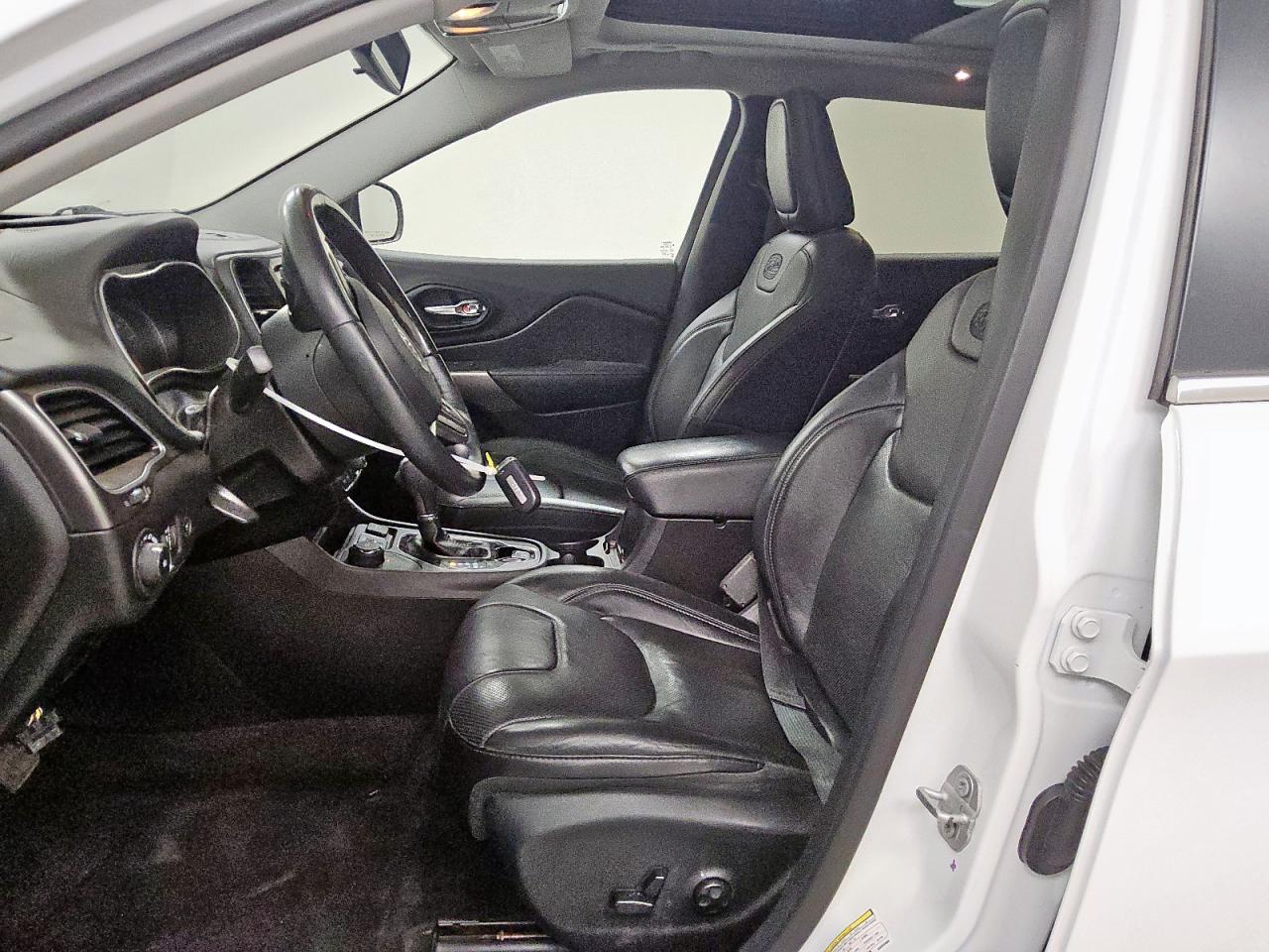 Lot #3308339030 2019 JEEP CHEROKEE O