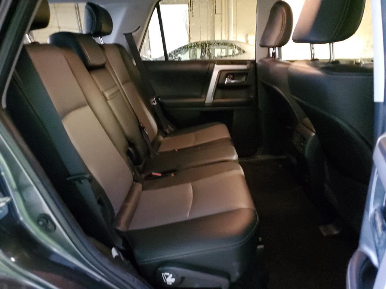 TOYOTA 4RUNNER SR5/SR5 PREMIUM