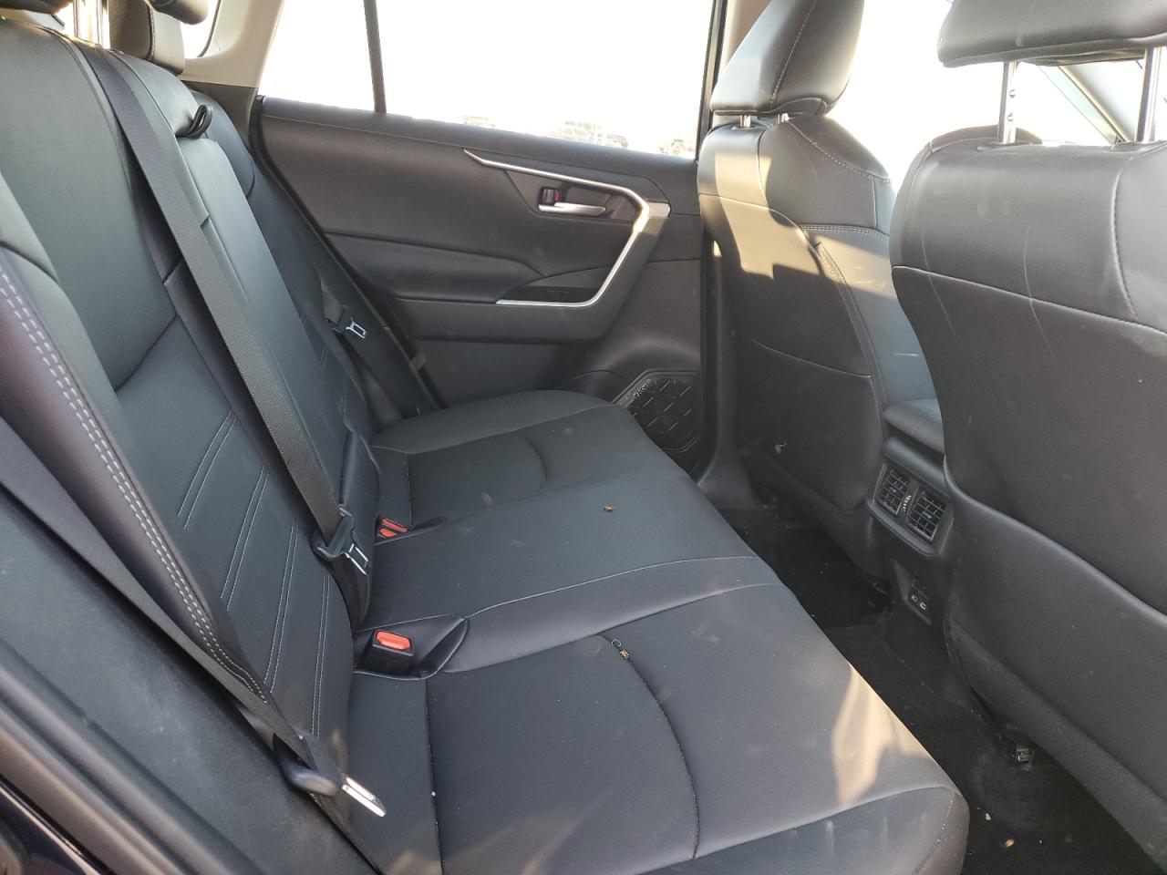 TOYOTA RAV4 XLE PREMIUM