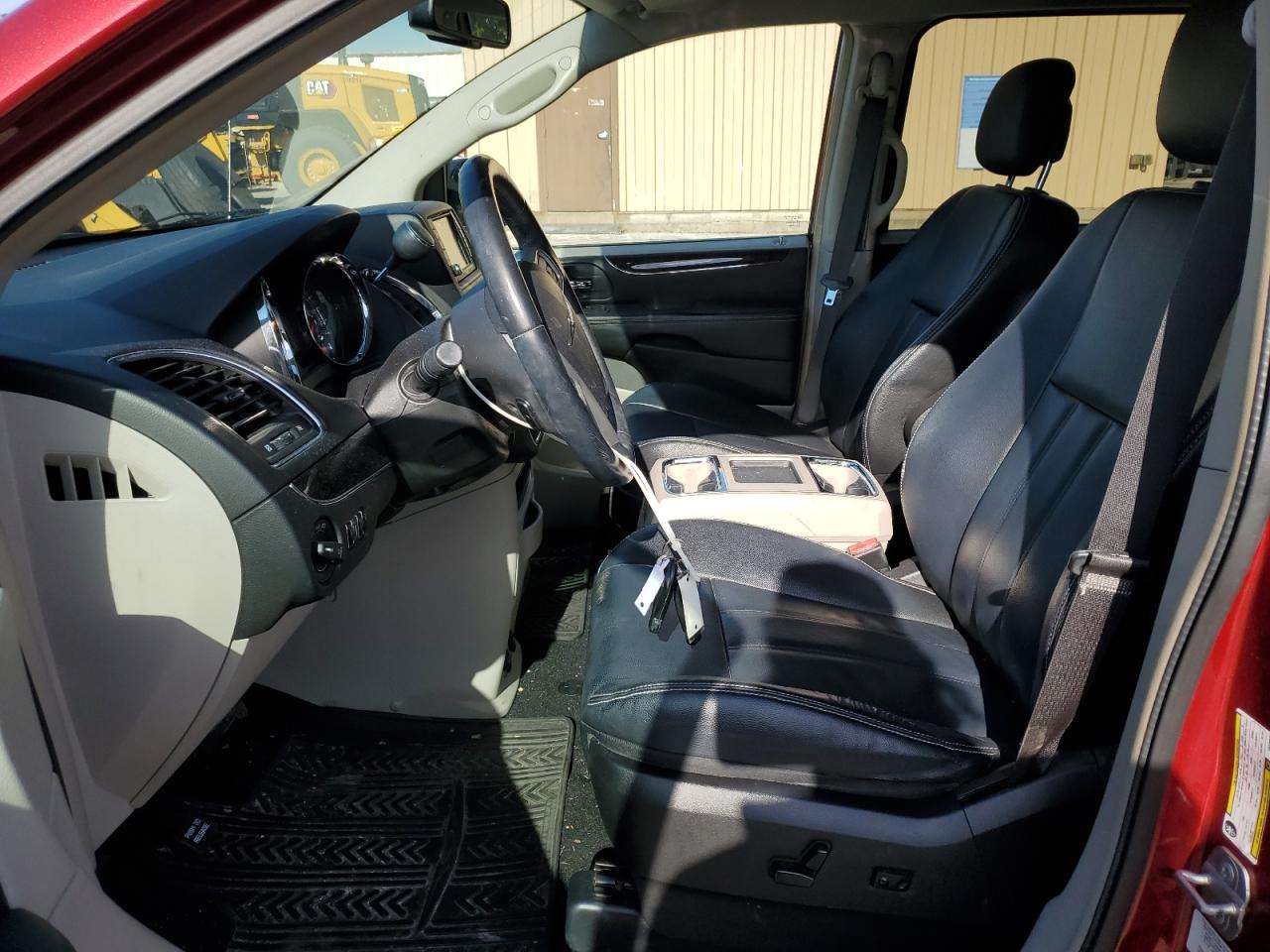 Lot #3302736031 2014 CHRYSLER TOWN & COU