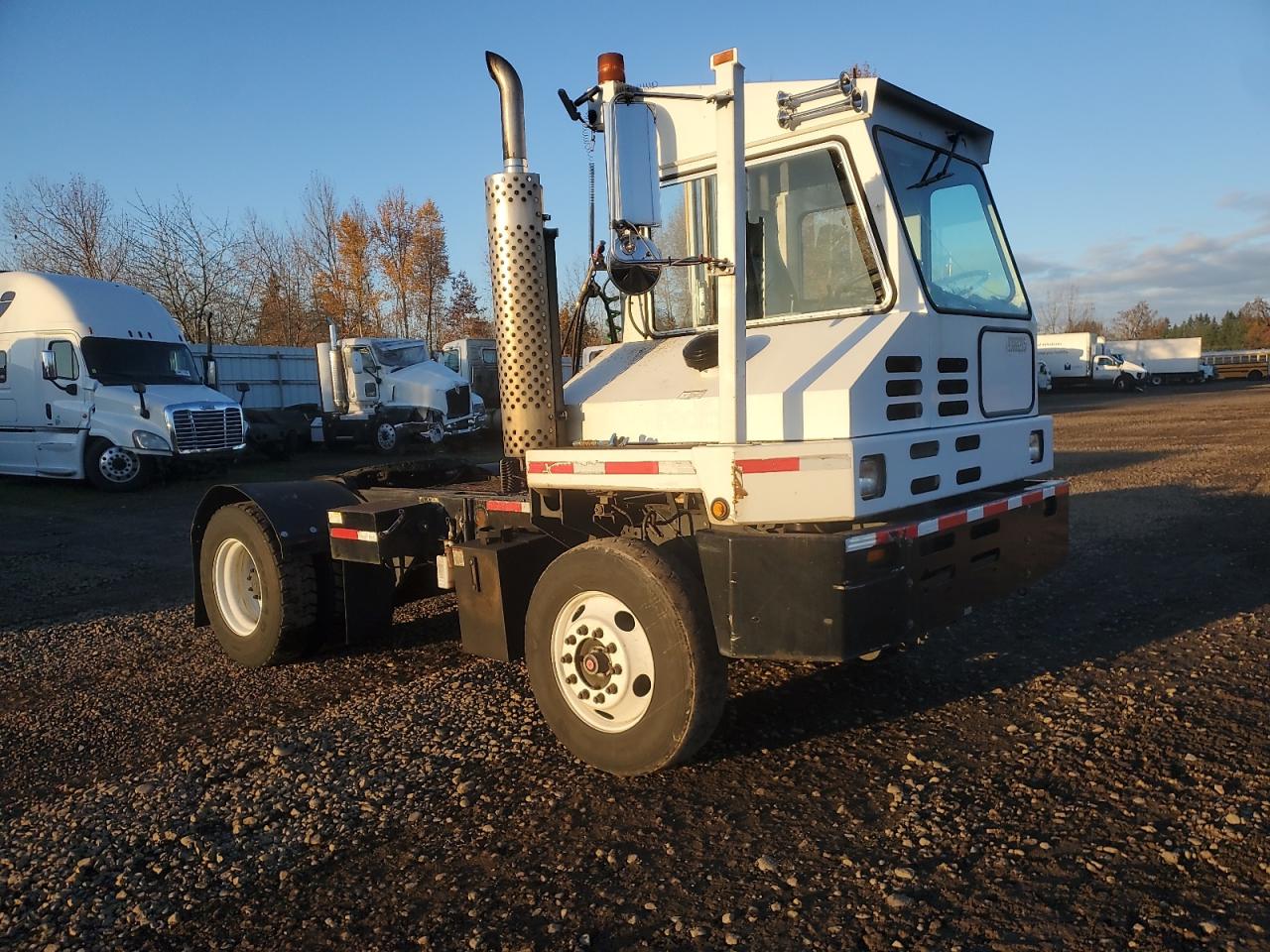 Lot #3308292154 2012 CAPACITY YARD TRUCK